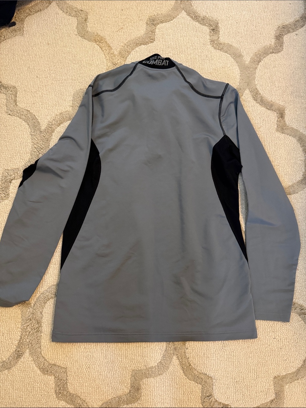 Nike Pro Combat Men’s Gray and Black Fitted 1/4 Zip Performance Pullover - Picture 5 of 6